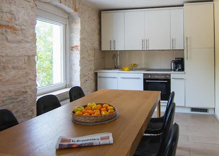 Lungomare Apartman *